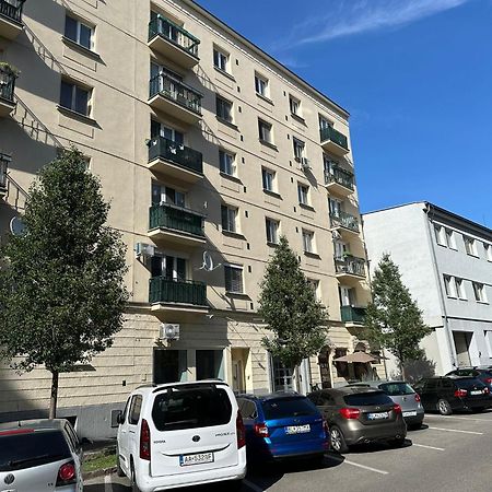 Brand New, Design Apartment Jojo, Oldtown, Balcony Bratislava Extérieur photo