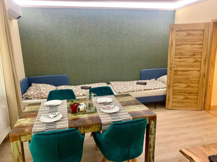 Brand New, Design Apartment Jojo, Oldtown, Balcony Bratislava Extérieur photo